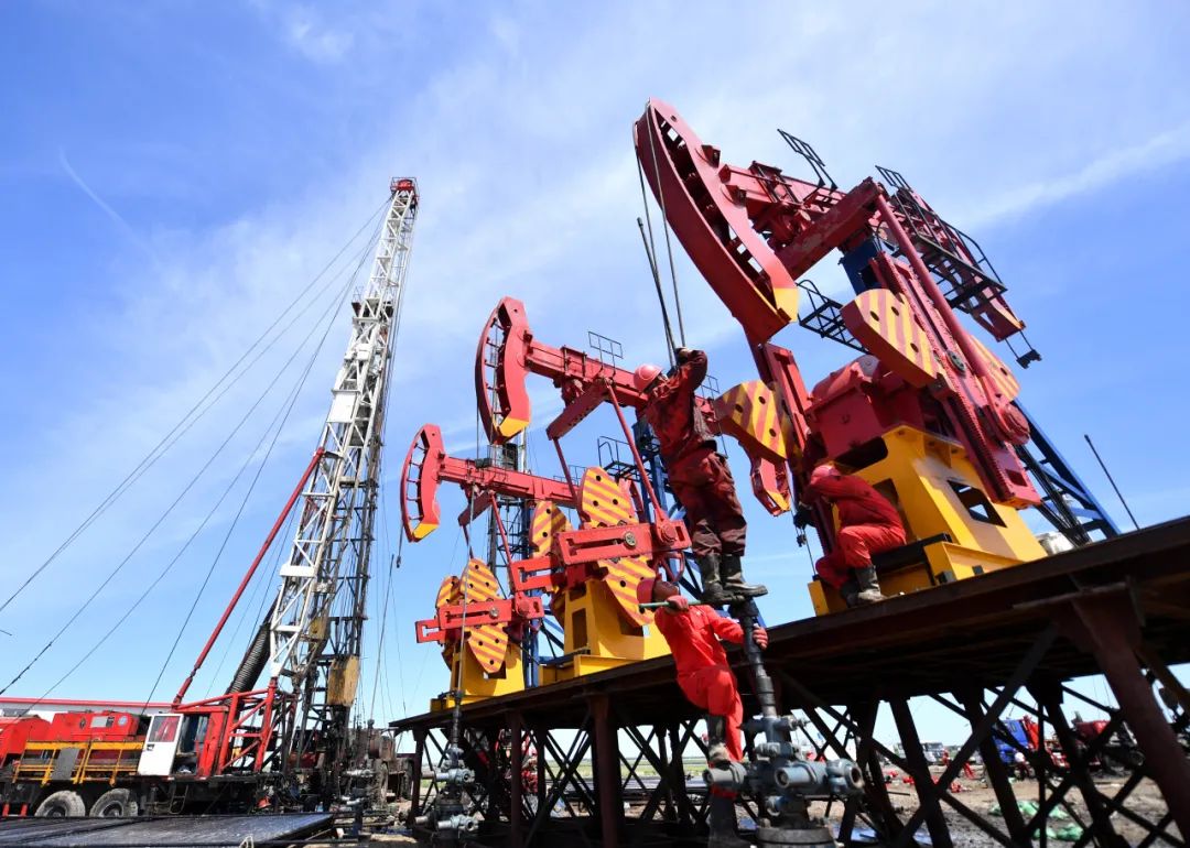 吉林油田新木廟20投產作業現場。丁磊 攝.jpg 吉林油田新木廟20投產作業現場。丁磊 攝.jpg