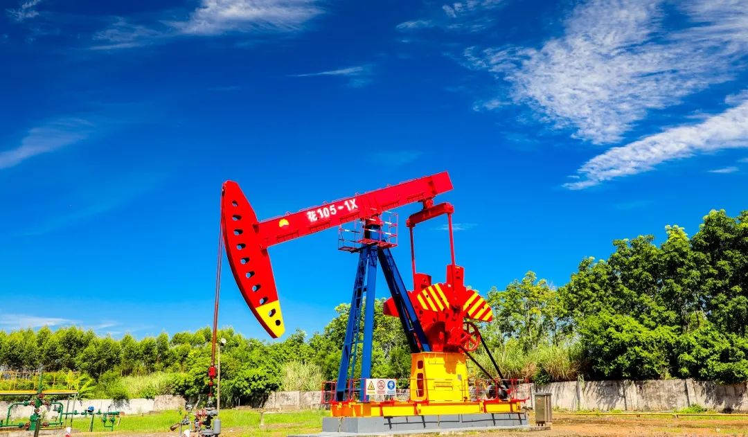 南方勘探公司福山油田花105-1x井場。馬玉燕 攝.jpg 南方勘探公司福山油田花105-1x井場。馬玉燕 攝.jpg