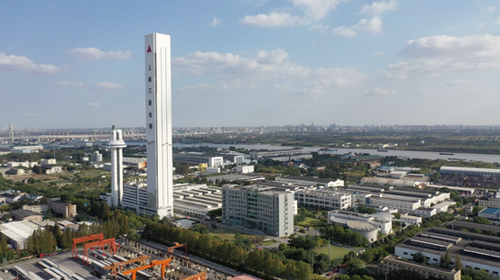 建筑與房屋的城市空拍圖描述已自動生成