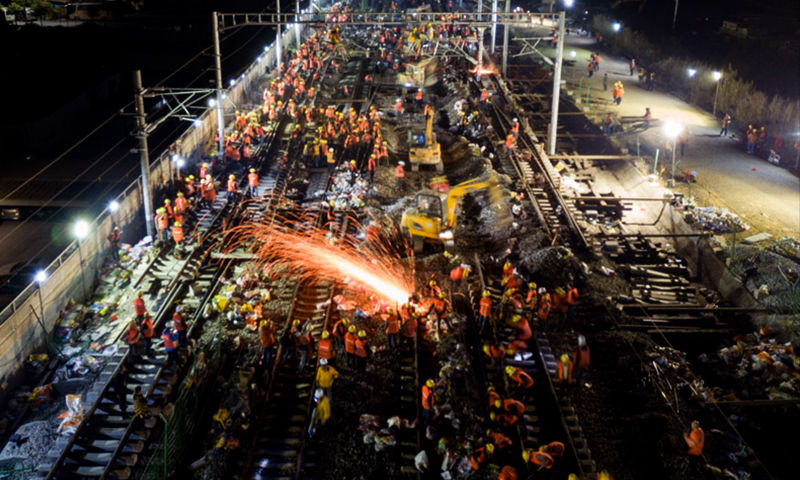 建成后，將與向莆、龍廈等線形成閩西南地區通往中東部地區的快速通道，對改善閩西革命老區交通運輸體系，推動當地經濟發展發揮積極作用。（新華社記者 宋為偉 攝）