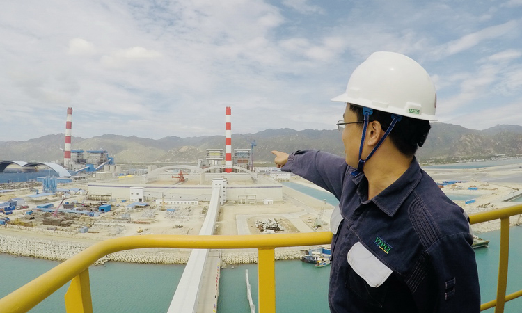 越南永新一期BOT項目將繼續(xù)堅持“先進、可靠、綠色”的發(fā)展理念，努力將項目建設成為中越兩國的民心工程、中國在越南投資的精品工程、示范工程、形象工程。（林丹丹 攝）