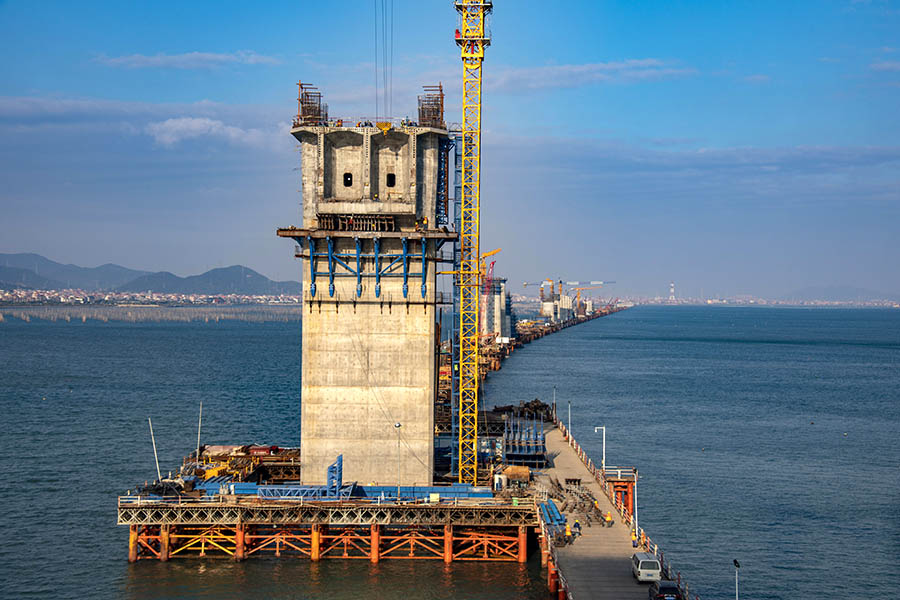 圖為湄洲灣跨海大橋建設現場。（金偉 攝）