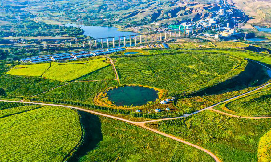 多年來(lái)，黑岱溝露天煤礦和哈爾烏素露天煤礦種植各種喬、灌木約7000萬(wàn)株，地被植物18平方公里。