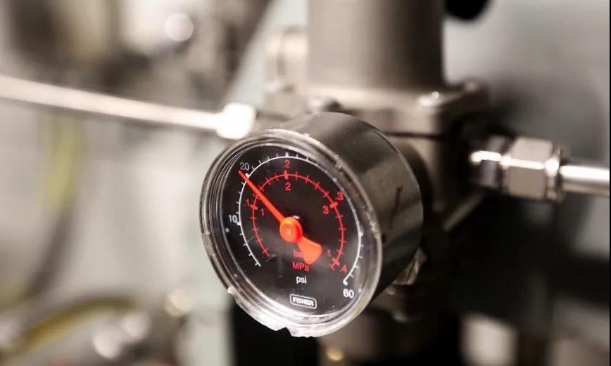 一塊完美的蛋糕，它的味道固然重要，但其造型和用來點(diǎn)綴的糖粉會(huì)加深人們對(duì)它的喜愛。工程機(jī)械產(chǎn)品亦如此，美麗的外形令它的使用者心情愉悅。