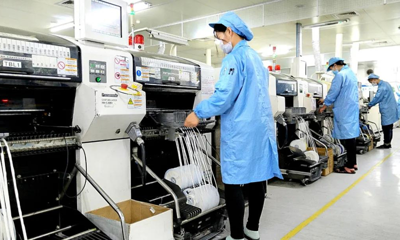 冠捷科技依托研發(fā)創(chuàng)新、智能制造、組織整編、流程優(yōu)化等做法，將預算管控機制延伸到部門及個體，形成逐月考核、人人有責的企業(yè)生態(tài)；同時調(diào)整產(chǎn)品結構與市場策略，大力推動生產(chǎn)創(chuàng)新，保障產(chǎn)品利潤，提高市場份額，提升研發(fā)品質(zhì)，降低制造費用。