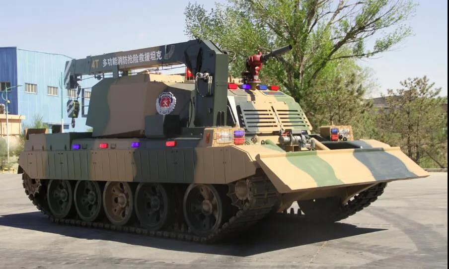 該車輛搭載水箱與泡沫箱，噴水射程70米，噴射泡沫射程65米，可作為消防部隊的主要裝備用于環境復雜地帶（普通消防車難以通過的區域）或油庫、化學品等易燃易爆區發生火災的現場，能迅速接近火場并實現近距離噴射滅火。