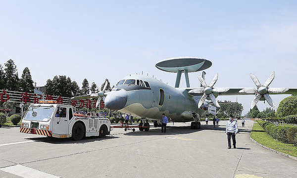 近日，航空工業陜飛堅定信心，精準發力，將沖刺“雙過半”任務目標與公司年度“保A”任務相結合，不斷優化機制，積極推進均衡生產，持續完善管理機制和管理細則，明確分工，強化責任落實，加強計劃過程管控，確保計劃目標和管控要求“精準理解、精準分解、精準管控、精準考核”。