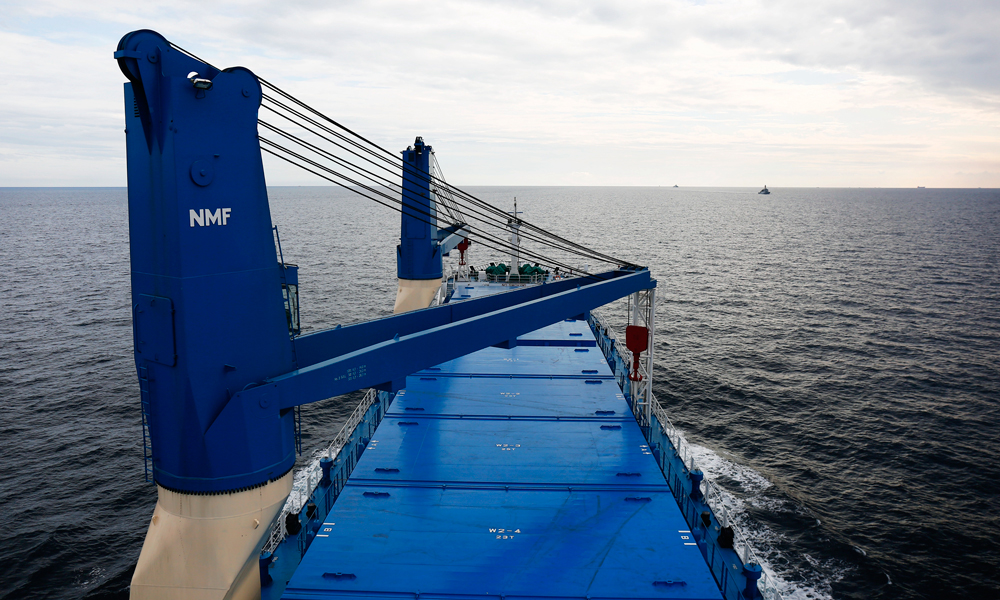 在遠望號火箭運輸船編隊出發前，航天科技一院舉行長五遙三火箭出征儀式和海運啟航儀式。在10月21日的啟航儀式上，發射隊員代表表示，在后續的工作中，將精心準備、精密計劃、精心操作、精心判讀、壓準壓實各項責任，發揚“嚴慎細實”的工作作風，確保此次任務圓滿成功。