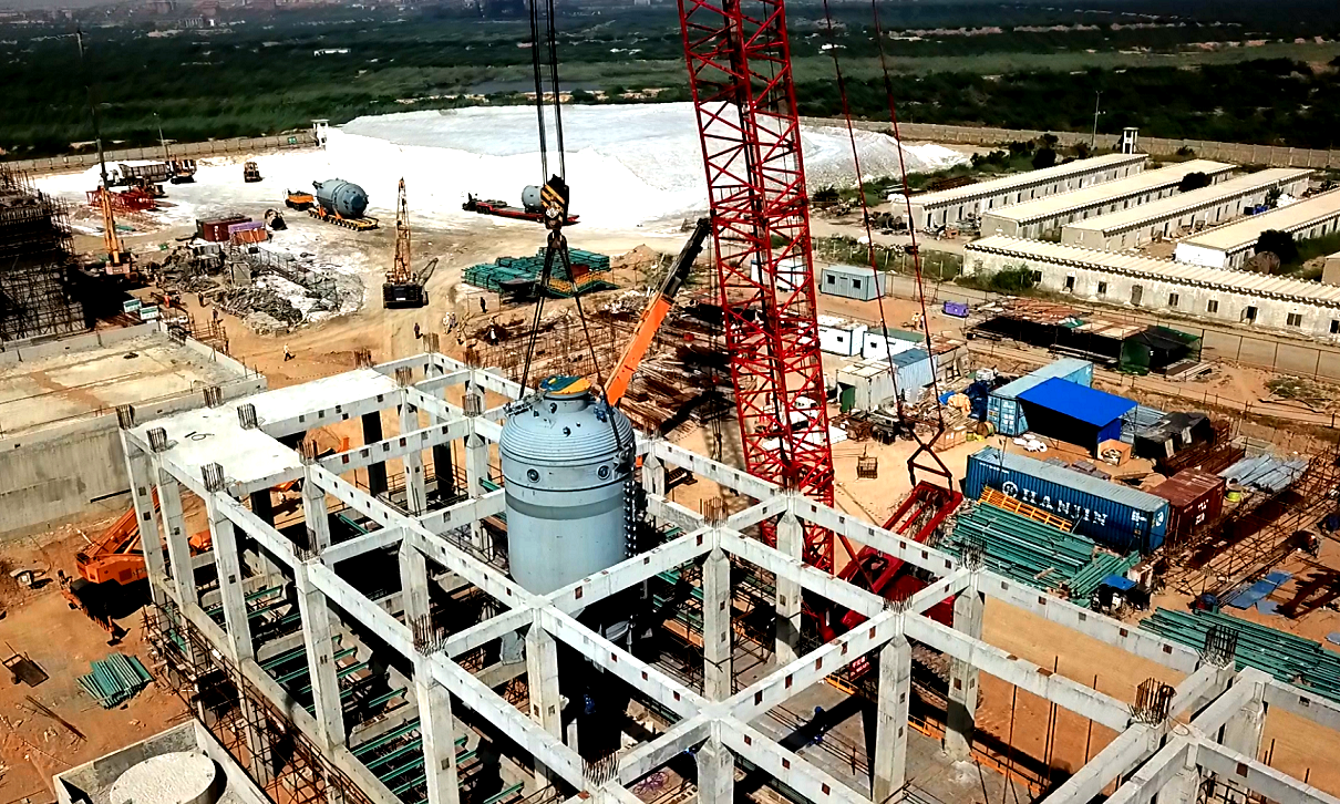 該項(xiàng)目位于巴基斯坦卡西姆港區(qū)內(nèi)，項(xiàng)目規(guī)模為10萬噸/年P(guān)VC及配套公用工程。項(xiàng)目建成后將極大緩解巴基斯坦國內(nèi)對于PVC化工基礎(chǔ)原材料的需求緊張狀況。