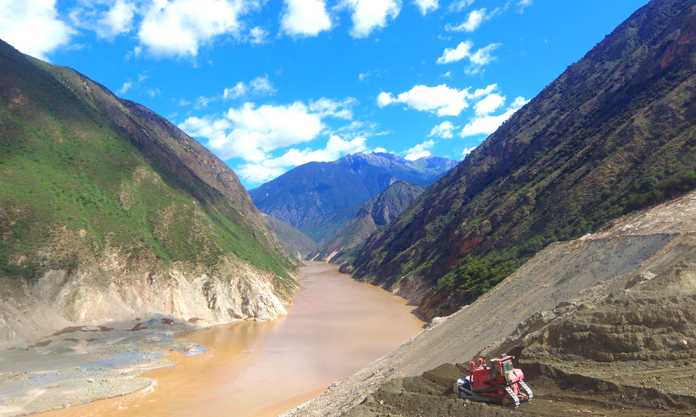 圖為6月24日拍攝的施工現(xiàn)場(chǎng)。（李明 攝）