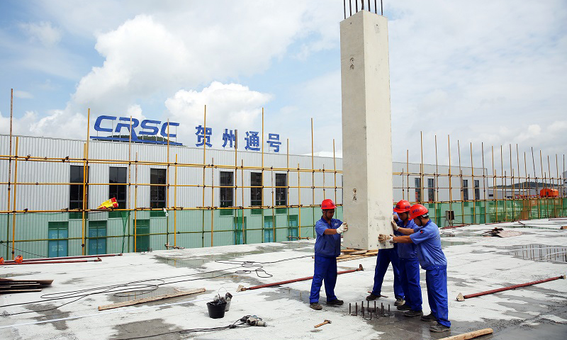 工業(yè)化、機(jī)械化的施工方式，大大降低了建筑工人的勞動(dòng)強(qiáng)度，提升了施工效率。