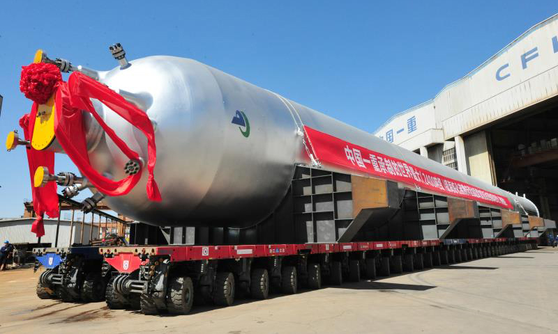 該裝備的成功制造標志著我國超大噸位石化裝備制造技術再次領跑國際，彰顯了“大國重器”的實力。同時，為中國石化產業的蓬勃發展增添了新的動能。