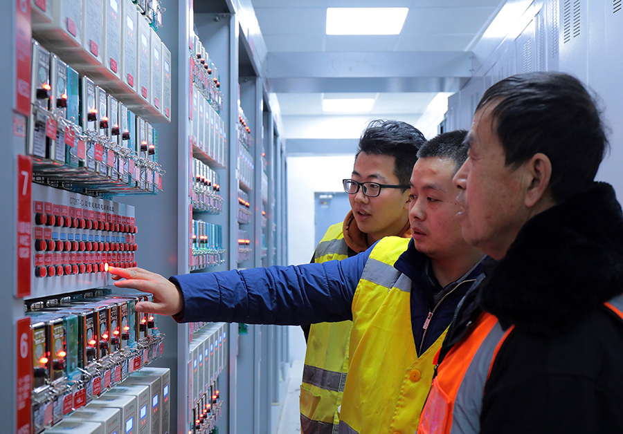 該系統(tǒng)改造完成后，東北環(huán)線及市郊列車(chē)實(shí)現(xiàn)與北京站聯(lián)通，為實(shí)現(xiàn)北京地區(qū)鐵路樞紐和京津冀互聯(lián)互通，消減和疏解北京中心城區(qū)客運(yùn)通行壓力，釋放既有鐵路線路運(yùn)能，方便華南、華東、華中、西南和西北高鐵經(jīng)由北京地區(qū)的鐵路樞紐，進(jìn)出我國(guó)東北地區(qū)發(fā)揮重要作用。（曹筱璐 攝）