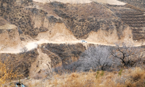 在臨興氣田勘探開發(fā)過程中，中聯(lián)公司與中海油服、海油發(fā)展團(tuán)結(jié)合作，不斷引進(jìn)、革新技術(shù)，積累經(jīng)驗(yàn)，逐漸摸索出小井眼鉆井等8項(xiàng)核心技術(shù)和連續(xù)混配等3項(xiàng)配套技術(shù)，形成適合臨興致密氣藏開發(fā)的高效鉆完井模式。通過勘探開發(fā)一體化模式，氣田大幅縮短勘探進(jìn)程。