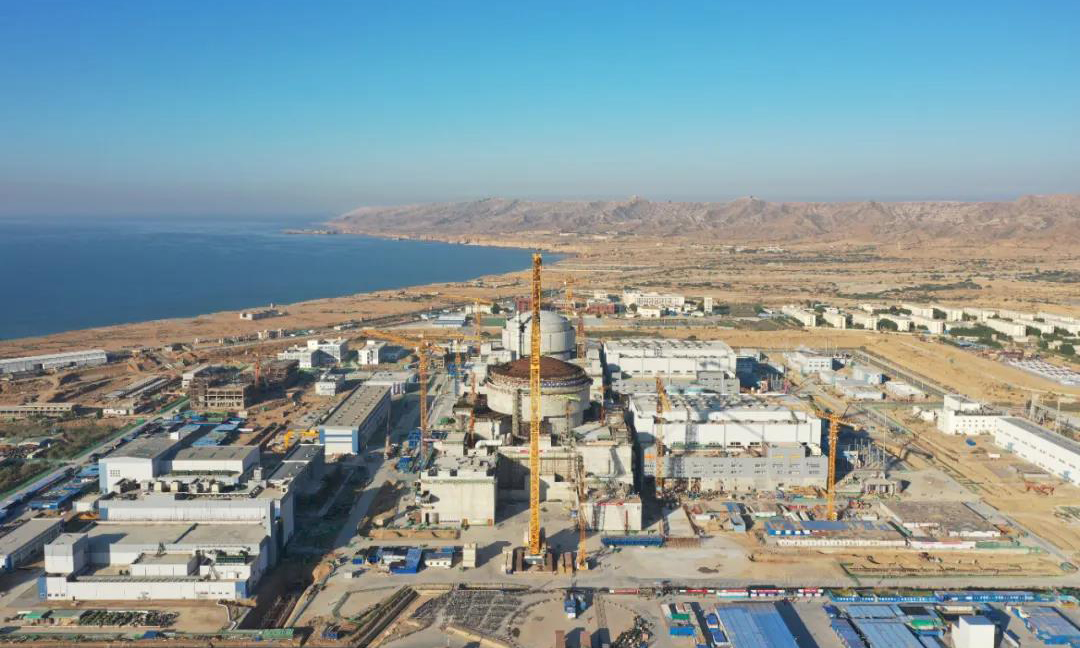 這是中國自主三代核電華龍一號海外建設取得的重大里程碑，也是雙方鞏固深化中巴全天候戰略合作伙伴關系、推進中巴核能合作的重要成果。