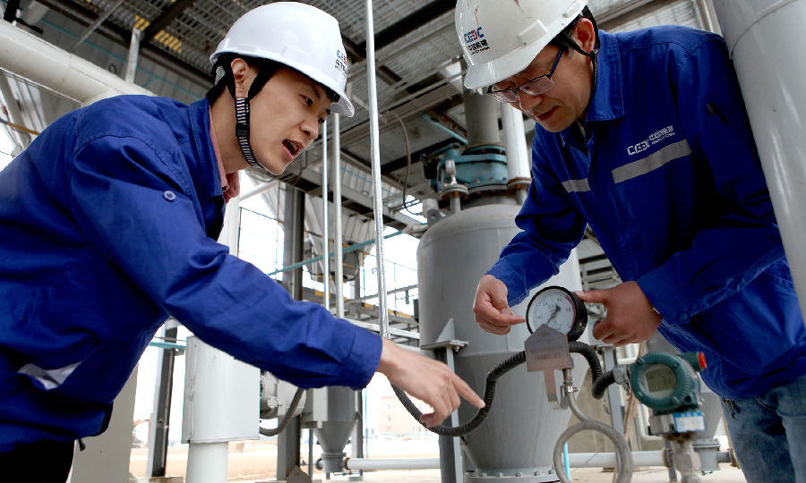 生物質(zhì)資源取之于農(nóng)村，生物質(zhì)能推動鄉(xiāng)村振興。建設(shè)期間，山西電建踐行國家“碳達(dá)峰碳中和”戰(zhàn)略，履行央企社會責(zé)任，發(fā)揮專業(yè)優(yōu)勢，建設(shè)精品工程，精心打造生物質(zhì)發(fā)電領(lǐng)域品牌項目，為鄉(xiāng)村振興助力賦能。圖為項目現(xiàn)場。