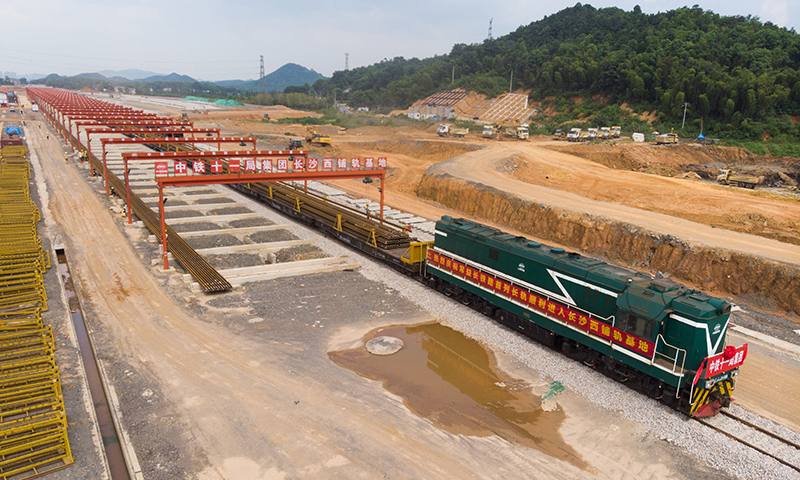 圖為常益長鐵路長沙西鋪軌基地（無人機照片）。新華社記者 陳思汗 攝