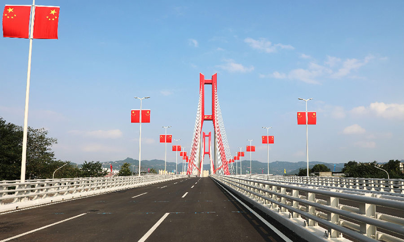 近日，由中國電建所屬水電七局承建的成都跨度最大的斜拉橋——金堂大橋（原名韓灘雙島大橋）正式建成通車。金堂大橋位于成都市金堂縣毗河、中河、北河三水匯合上游600米處，線路呈東西走向，連接金堂縣棲賢街道、趙鎮街道。