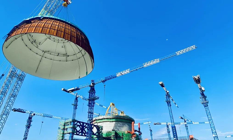 為確保漳州核電1號機組穹頂吊裝如期實現，漳州核電項目管理團隊“兩手抓、兩手硬”，形成了抗擊疫情、穩步推進工程建設的強大合力。