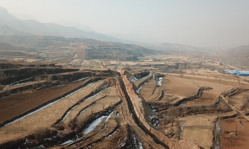 項目自2020年7月啟動建設以來，曾面對疫情防控、極端天氣等重重困難挑戰。在集團公司工程建設部協調指導下，中聯公司不斷優化施工方案，全面抓好現場疫情防控，嚴格把控工程安全質量，優質高效完成管道建設。圖為神安管道施工現場。