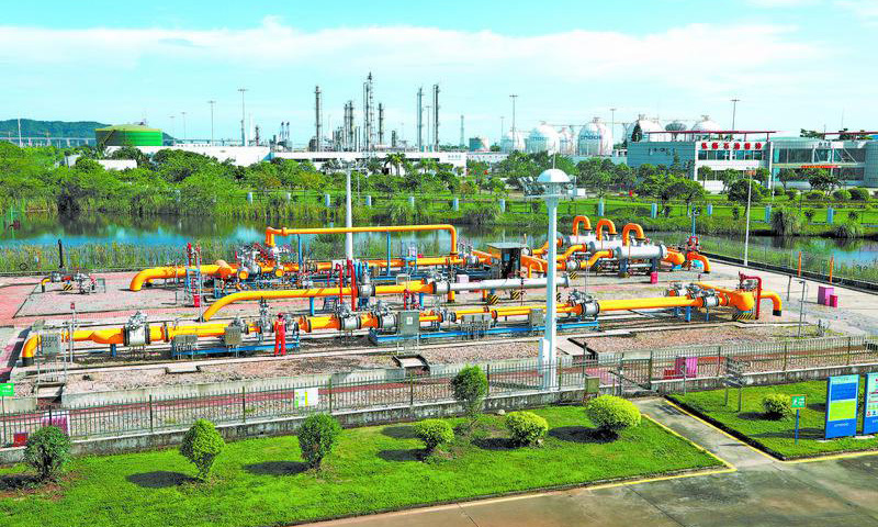 作為中國海油氣電集團在大灣區天然氣全產業鏈布局的重要“落子”，珠海管道是聯通上游海氣和下游市場的重要樞紐。面對冬季用氣高峰“大考”，珠海管道與上下游密切配合，精準制訂外輸計劃，確保上下游運行銜接順暢。同時增加管道日常巡檢頻次，保障管道在高負荷下狀態穩定，確保天然氣平穩外輸。