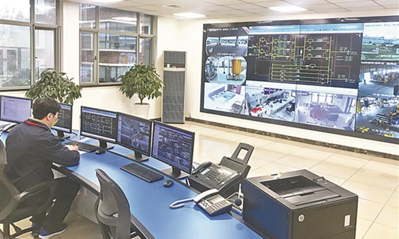 精準管理，保冬供運行順暢。天然氣銷售分公司成立了今冬明春天然氣保供領導小組，下設7個保供工作專班，啟動周例會、日碰頭會機制，統籌推進合同執行、運行計劃、預案制定等重大工作，壓緊壓實各級責任，細化每一個流程，將責任落實到人。江蘇分公司調控中心人員24小時在崗監測，做好氣量調度。