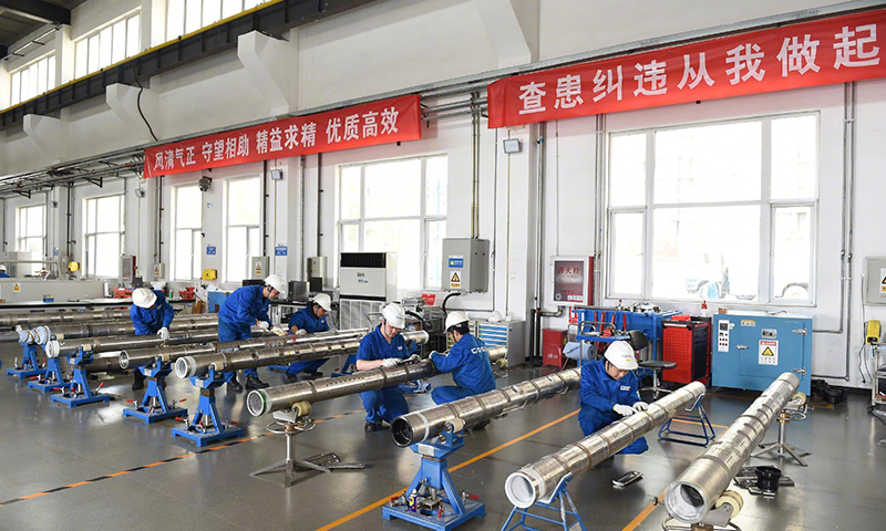 4月20日，我國自主研發的首條旋轉導向鉆井與隨鉆測井“璇璣”系統智能化生產線正式建成投產。