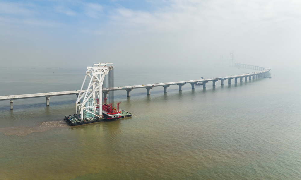 深中通道通車后，由深圳到中山只需30分鐘可直達，將有力促進粵港澳大灣區城市群在人文、物流、經濟、文化等領域的快速發展及交通的互聯互通。