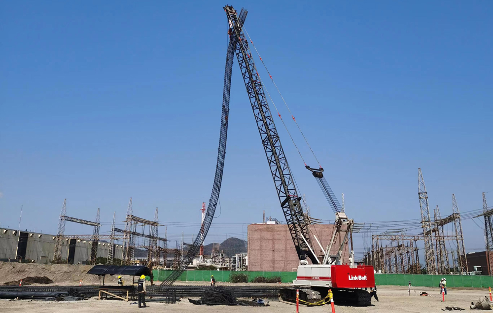 近日，哈電集團(tuán)開足馬力抓生產(chǎn)，一批海外項(xiàng)目迎來重要節(jié)點(diǎn)。圖為由哈電集團(tuán)國際公司承建的墨西哥曼薩尼約三期350MW聯(lián)合循環(huán)項(xiàng)目燃機(jī)第一根樁基基礎(chǔ)澆筑完成，各項(xiàng)指標(biāo)良好，標(biāo)志著該項(xiàng)目土建工作正式開始。