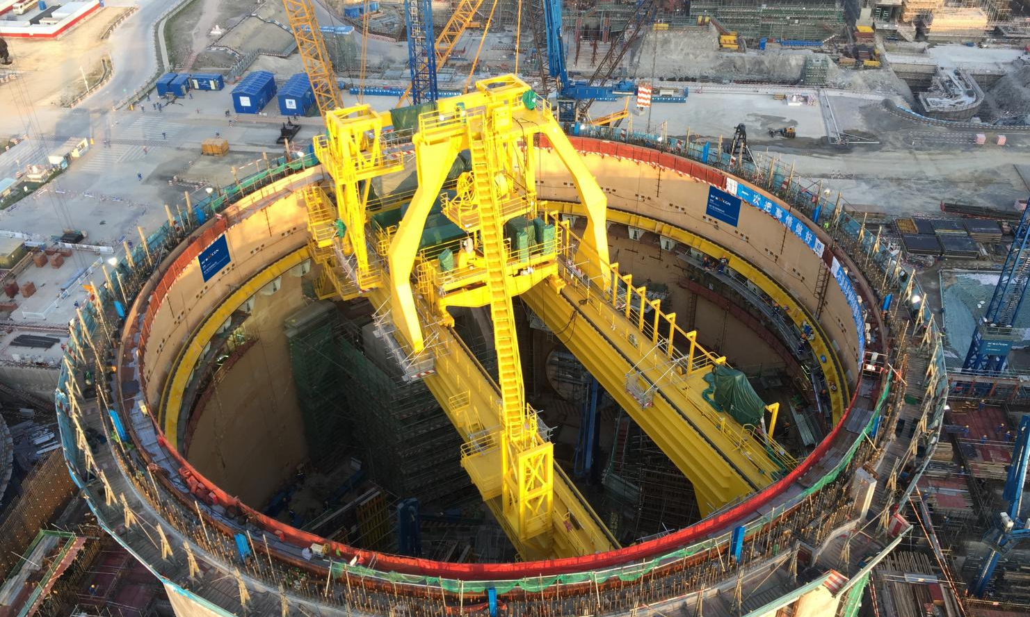 2018年5月19日，防城港核電站3號機組環軌吊裝完成。