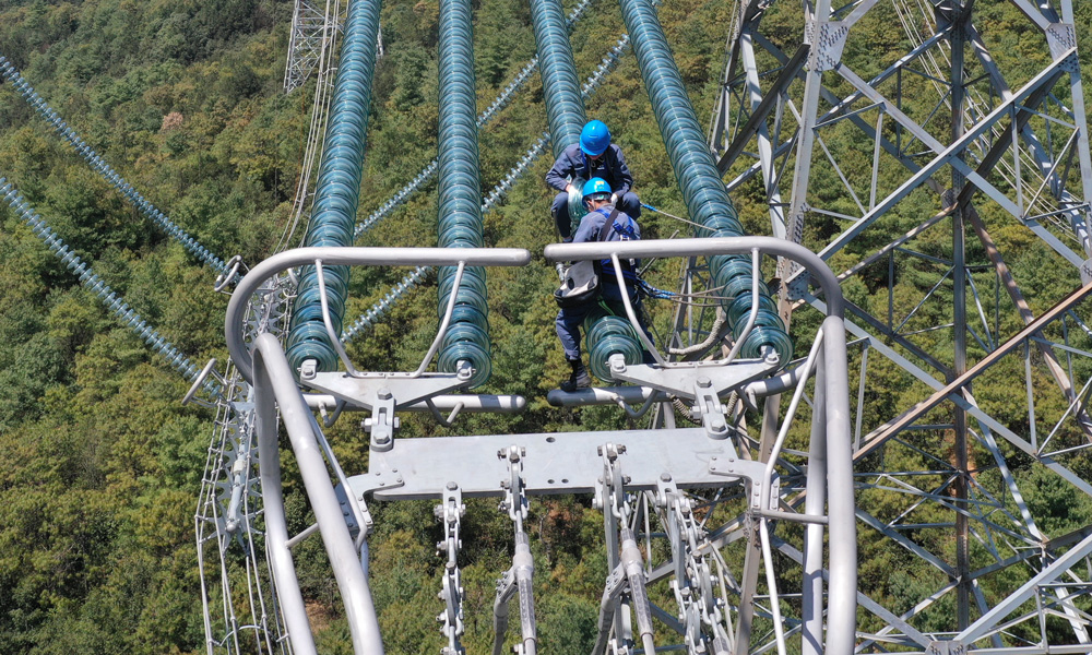世界首個特高壓多端混合直流輸電工程年度檢修現(xiàn)場。
