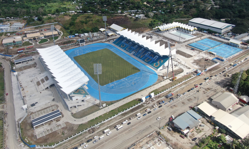 項目位于所羅門群島首都霍尼亞拉，建設(shè)內(nèi)容包含一座上萬人的主體育場、水上中心、網(wǎng)球場、五人制曲棍球場、多功能大廳等七座單體場館建筑，總建筑面積合計約26000平方米。