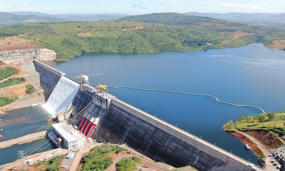 中交集團建設的幾內亞蘇阿皮蒂水利樞紐位于幾內亞共和國孔庫雷河中游，是目前孔庫雷河梯級開發的第二級電站。該項目是幾內亞乃至西非地區壩體最高、庫容最大、裝機規模最大的水電站，被喻為“西非三峽”，也是又一座點亮西非的“燈塔”，是幾內亞最重要的民生工程之一。