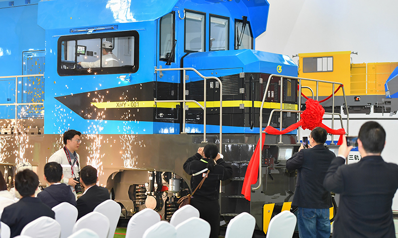 11月16日在中車株機公司拍攝的下線儀式現場。新華社記者 陳澤國 攝