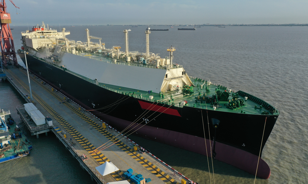 自2000年以來，中國海油已建成10艘國產大型液化天然氣運輸船。這次一期、二期項目開展后，將再建12艘大型液化天然氣運輸船，總運力將突破360萬立方米，每年預計可向國內運回進口液化天然氣1600萬噸。