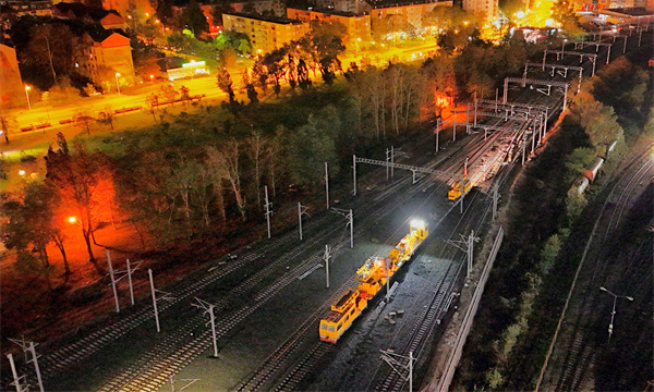 由中國鐵建電氣化局承建的匈塞鐵路諾蘇段，線路全長108.1公里，為客貨共線雙線鐵路，是匈塞鐵路的重要組成部分，也是國家共建“一帶一路”倡議的重點項目。建成后，匈塞鐵路諾蘇段的建成將極大改善沿線居民出行條件，促進地方經濟不斷發(fā)展，加強匈塞兩國互聯互通、經貿合作具有重要意義。