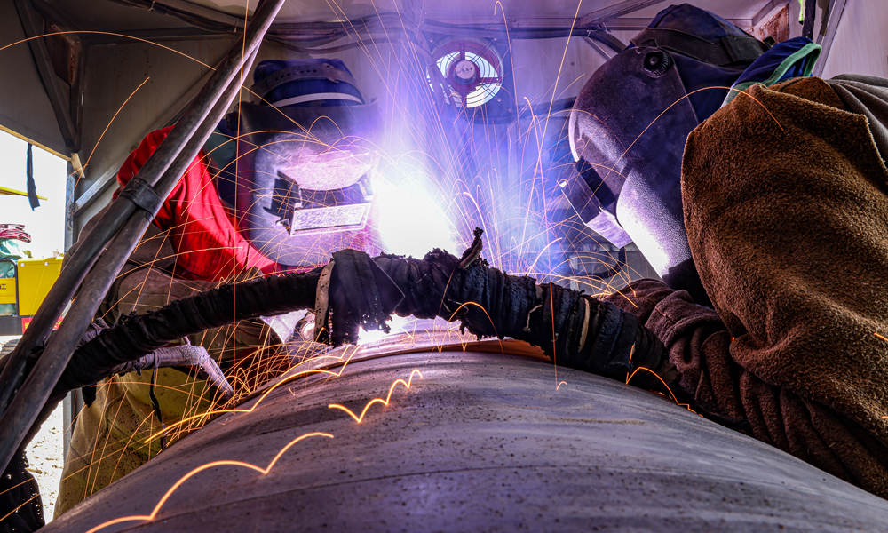 管道焊接是質量管控重點，中國石油工作人員對每道焊口嚴格進行獨立噴碼，生成唯一的“焊口身份證”，同時通過作業平行檢查、關鍵部位旁站監督等舉措，實現工程質量可追溯、可查詢，確保焊接質量受控。