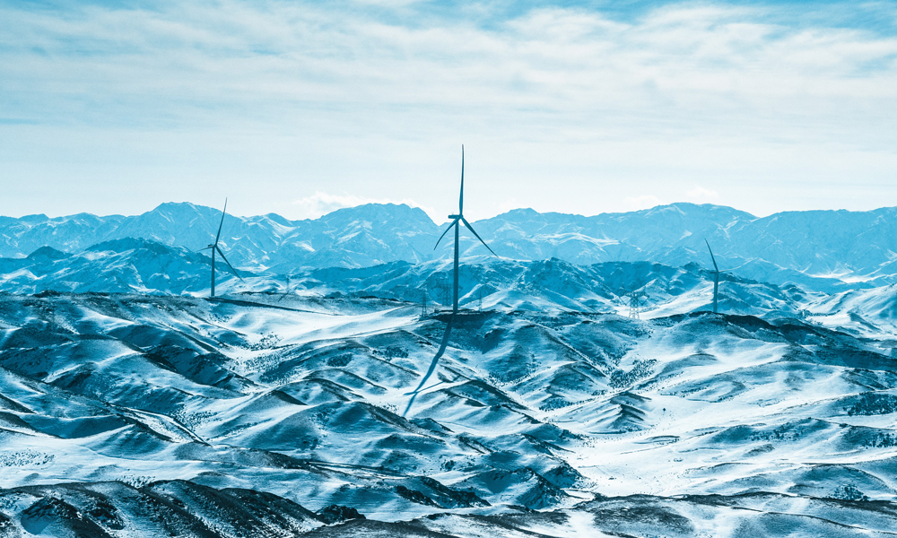 中交集團(tuán)所屬一航局參建的新疆木壘100萬千瓦風(fēng)電項(xiàng)目，是新疆首個(gè)百萬千瓦級山地風(fēng)電場，也是目前國內(nèi)單體規(guī)模最大的山地風(fēng)電場。目前，該項(xiàng)目建設(shè)正在加緊推進(jìn)。