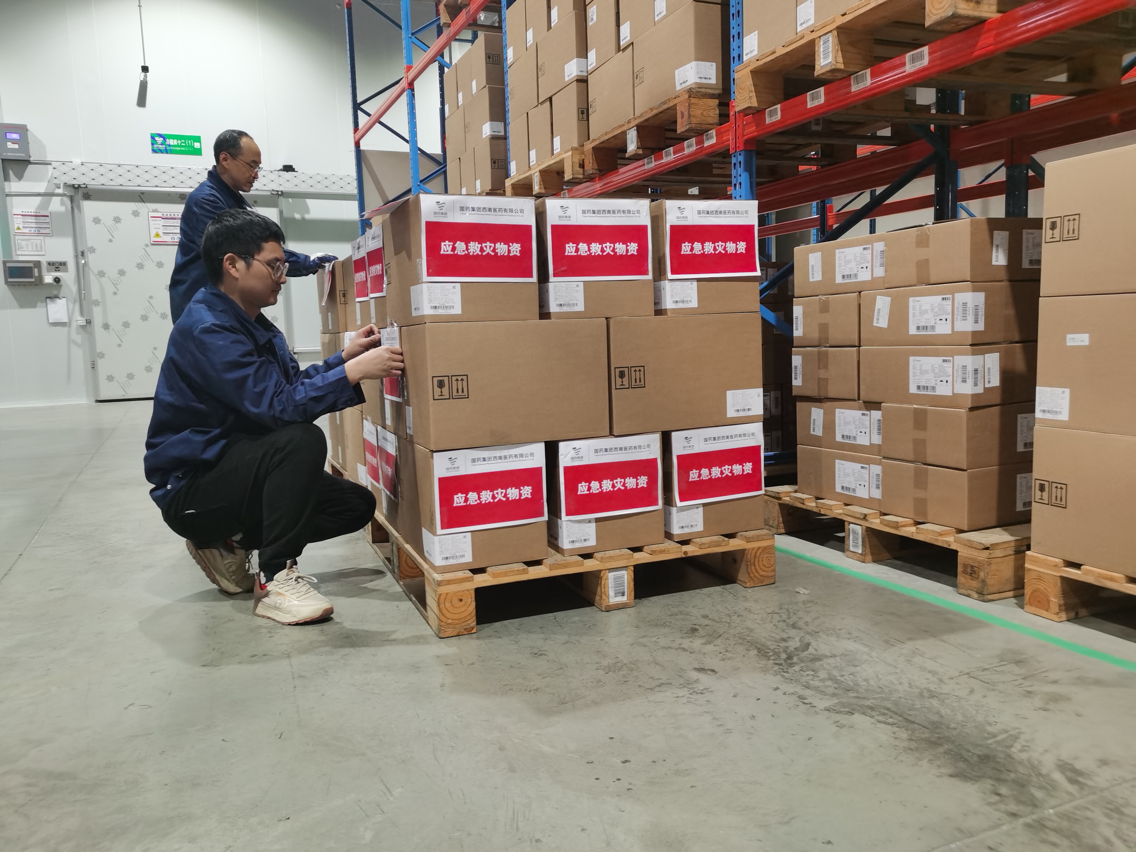 本批保供藥品含人血白蛋白、注射抗生素及其他呼吸系統用藥等共計 3230瓶（盒），經國藥西南全力組織協調，該批藥品將通過冷鏈運輸，火速運抵日喀則市人民醫院。