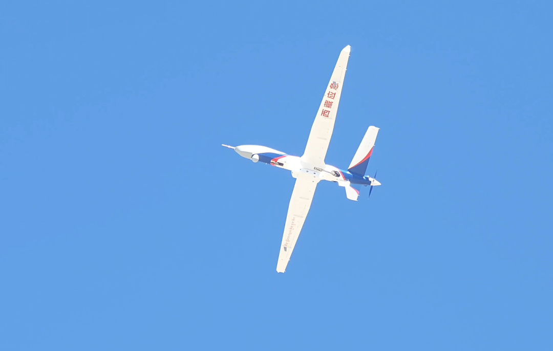 1月7日9時5分，西藏日喀則市定日縣發生6.8級地震，震源深度10公里，地震造成重大人員傷亡，大量房屋倒塌。1月7—8日，西藏自治區應急管理廳連續兩次調派長期部署在日喀則和平機場的“翼龍”-2H應急救災型無人機飛赴震中執行緊急災情偵察任務。該機對定日縣地震震中區域進行了全面災情偵察，為搶險救援工作提供堅實有力的支撐。