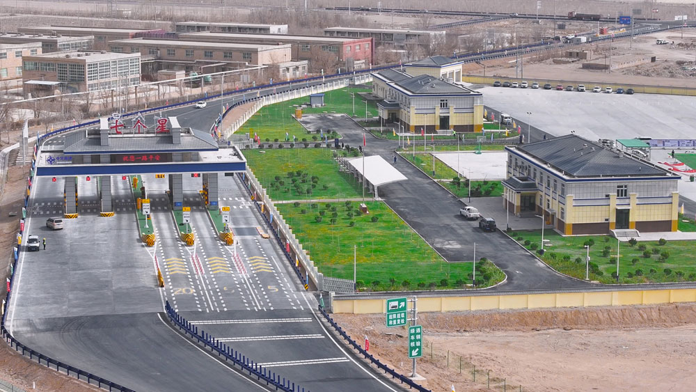 項(xiàng)目通車后，大幅提升了和靜縣、焉耆回族自治縣、庫(kù)爾勒市、尉犁縣三縣一市間的通行效率，為連接南北疆的烏尉高速全線通車打下堅(jiān)實(shí)基礎(chǔ)。