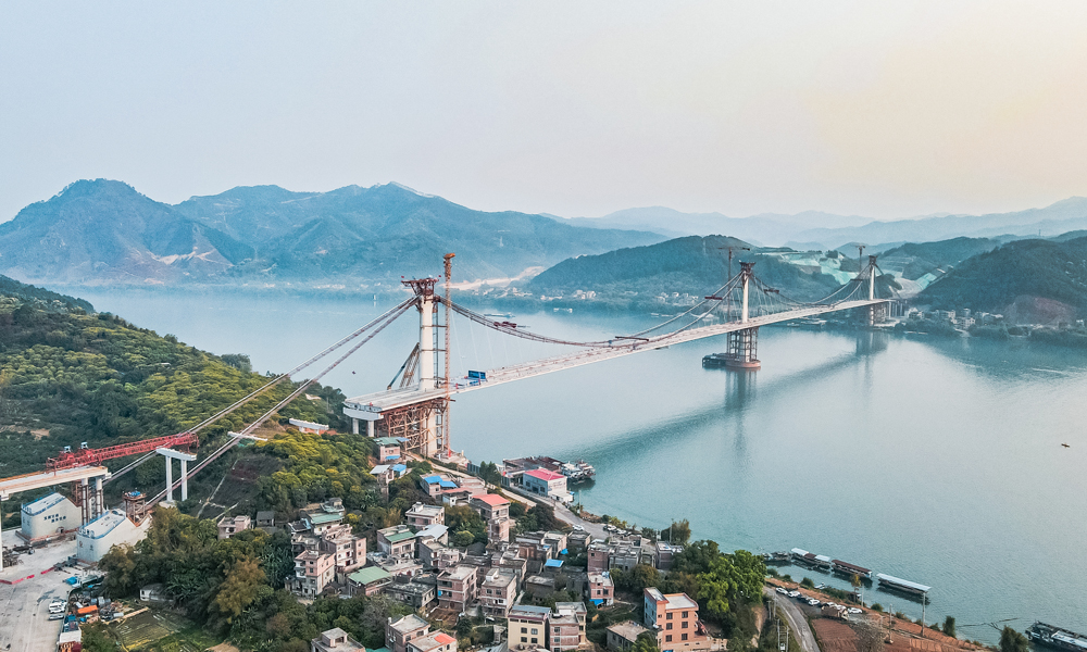 大橋的順利合龍為蒼容高速建成通車奠定堅實基礎。蒼容高速建成后，將進一步完善廣西高速公路網，對提升北部灣經濟區和珠江-西江經濟帶發展，促進北部灣經濟區與粵港澳大灣區“兩灣”聯動具有重要意義。
