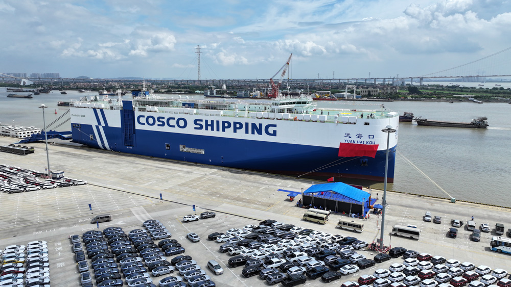 “遠海口”輪是首艘完全滿足中國船級社《新能源汽車滾裝運輸安全技術指南》的船舶，該指南由我國自主制定，以更高規范標準引領行業健康發展。“遠?？凇陛喴浴皹藴手贫?技術落地-運營示范”全鏈條實踐，成為國內首艘獲頒“NEV Carriage”附加標志的PCTC。