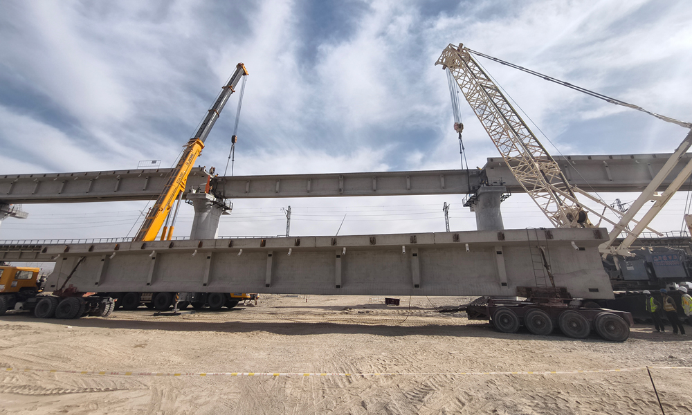 羅若鐵路米蘭河特大橋施工現(xiàn)場(chǎng)。