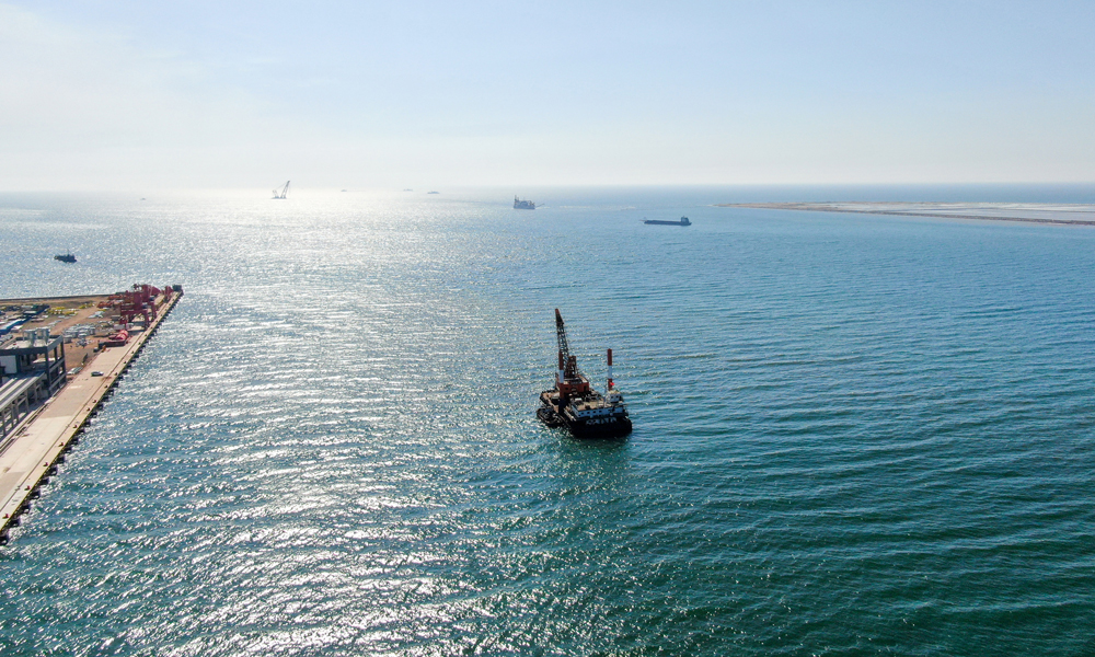 太平灣港區公共航道工程項目疏浚工程建設現場。