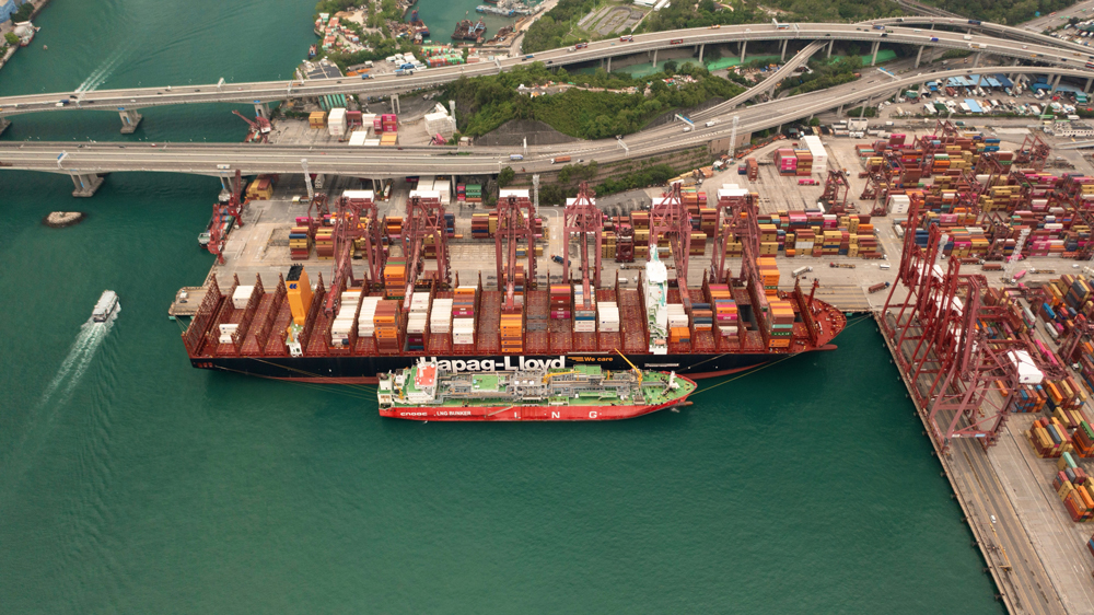 此次作業中，“海洋石油301”從中國海油金灣“綠能港”裝載燃料，經珠江口航道直抵香港，依托粵港澳大灣區一體化能源供應鏈實現“資源返裝—運輸—加注”全鏈條無縫對接。