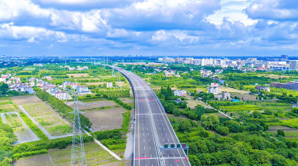 項目通車后，將串聯烏鎮至蕭山機場、桐鄉至杭州的快速走廊，打通浙江北部與蘇南和上海的“經濟大動脈”，助力長三角城市群形成“1小時交通圈”，進一步促進杭州經濟社會發展。