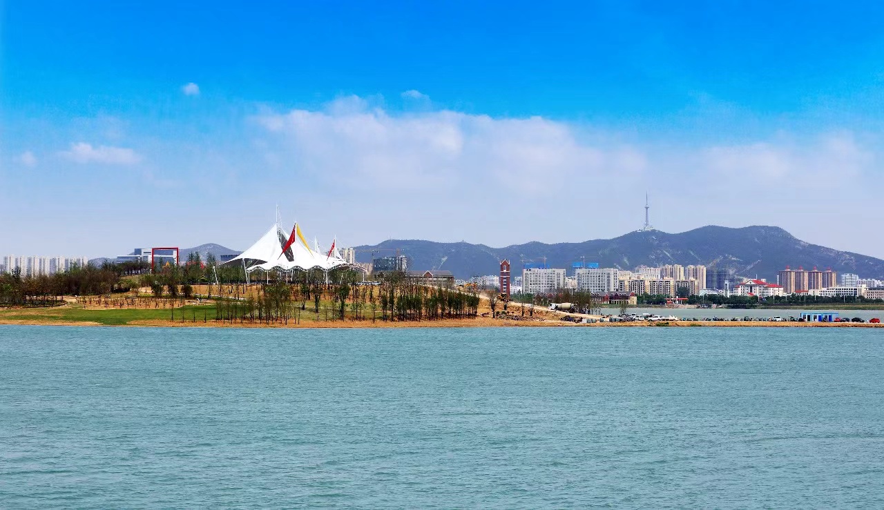 該項目位于安徽省淮北市，是省級重點民生項目。自侯王閘下游約980米王引河東岸取水，輸送至化家湖水庫防洪閘西側閘孔，沿途包括取水口、輸水箱涵、引水加壓泵站、輸水管道、跨越橋梁等，輸水線路總長20.9千米。