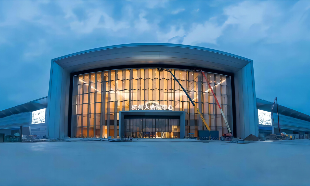 據介紹，作為浙江省服務業高質量發展“百千萬工程”，杭州大會展中心未來將充分發揮“以館帶城”的效應，推動區域產業轉型升級，助力杭州打造成為“會展之都”“賽事之城”，提升杭州城市綜合能級、國際化水平和核心競爭力。
