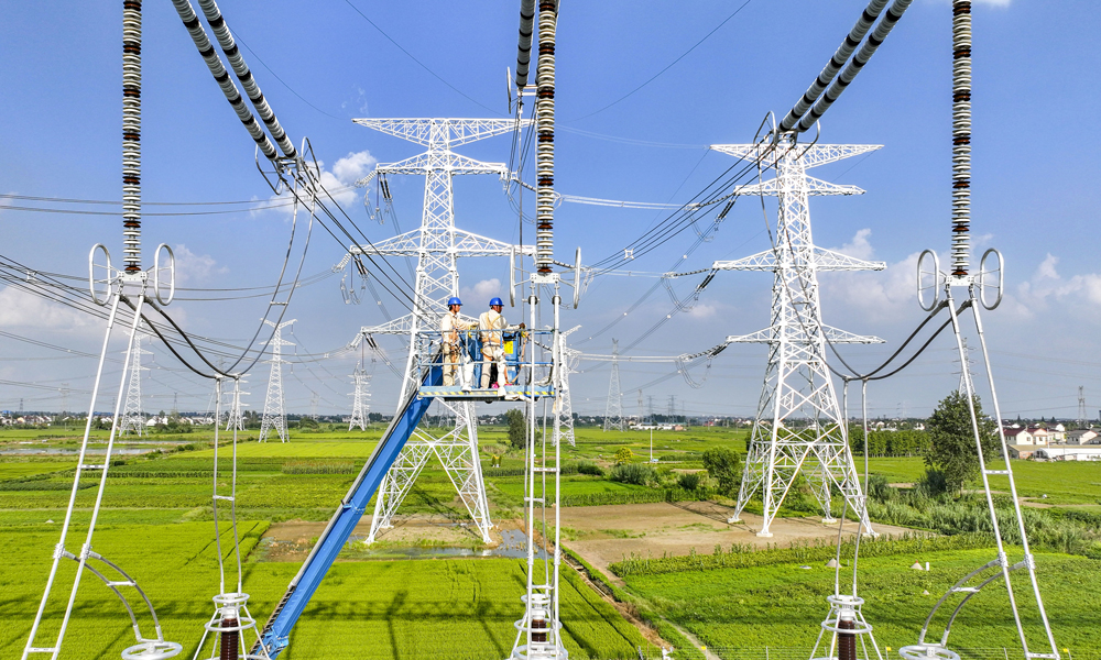 近日，江蘇省泰州市500千伏海陽輸變電工程投運。該工程是江蘇省今年首個投運的新建500千伏迎峰度冬電網保障工程。